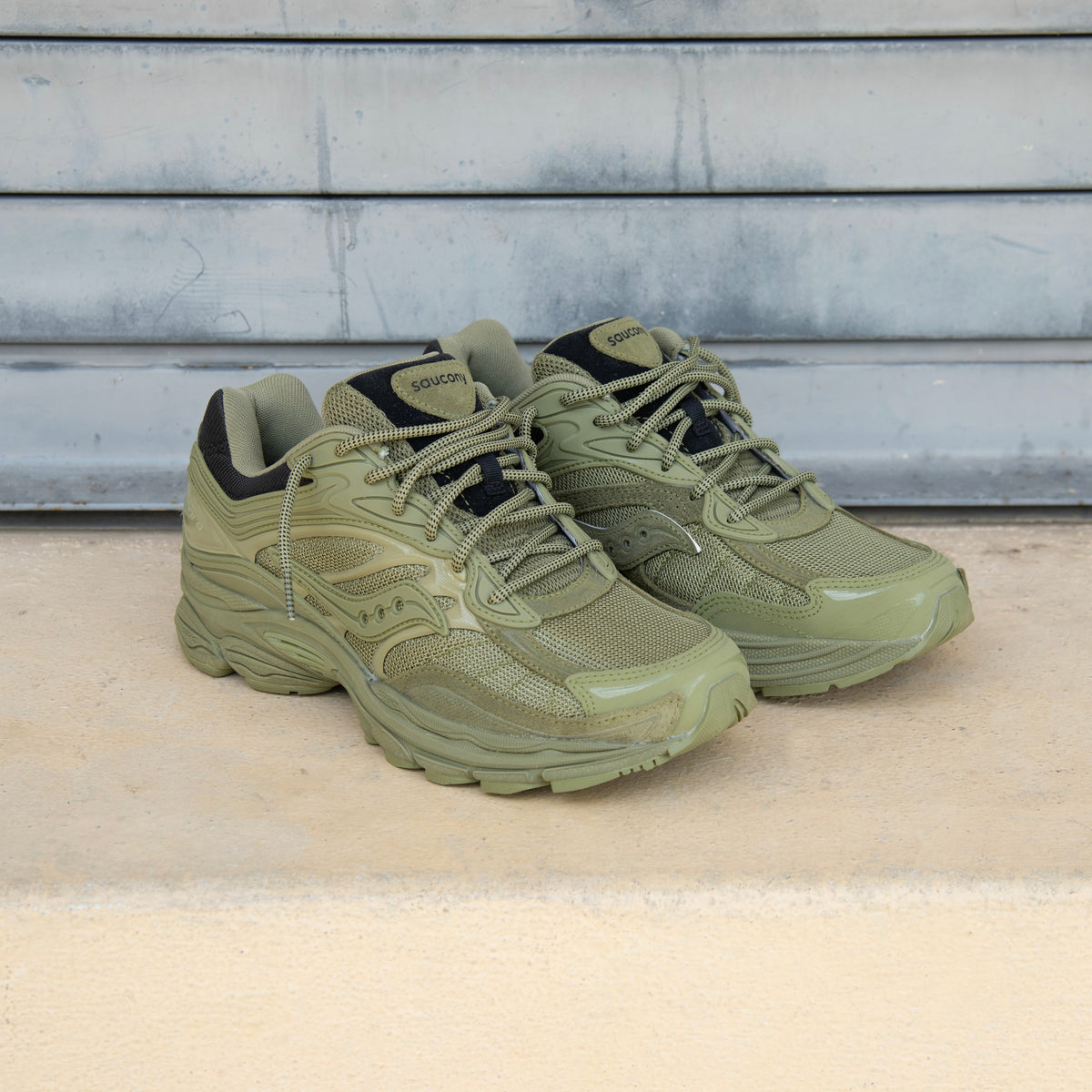Mens Saucony ProGrid Omni 9 (Green/Vert)