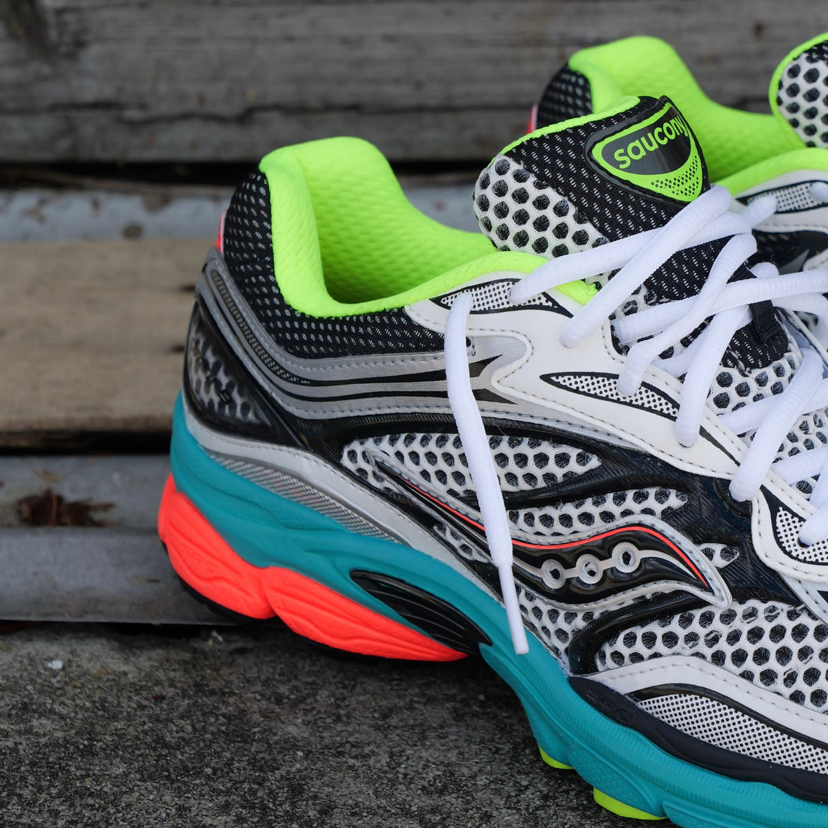 Mens Saucony ProGrid Omni 9 (Silver Mutant)