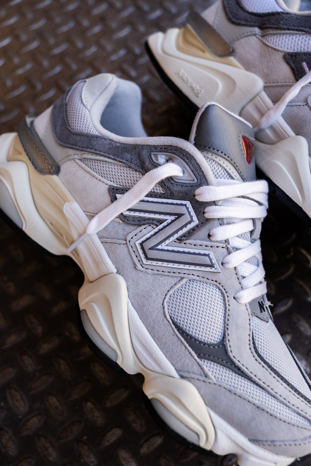 Mens New Balance 9060GRY (Grey/Grey)