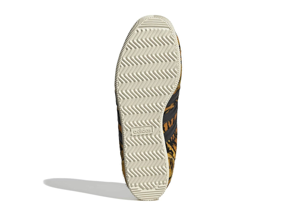 Women's Adidas Japan in Yellow / Core Black