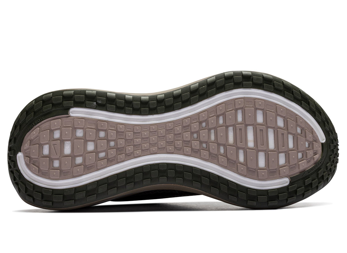 Nike Vomero Plus QS in 'Off Noir / Pecan'