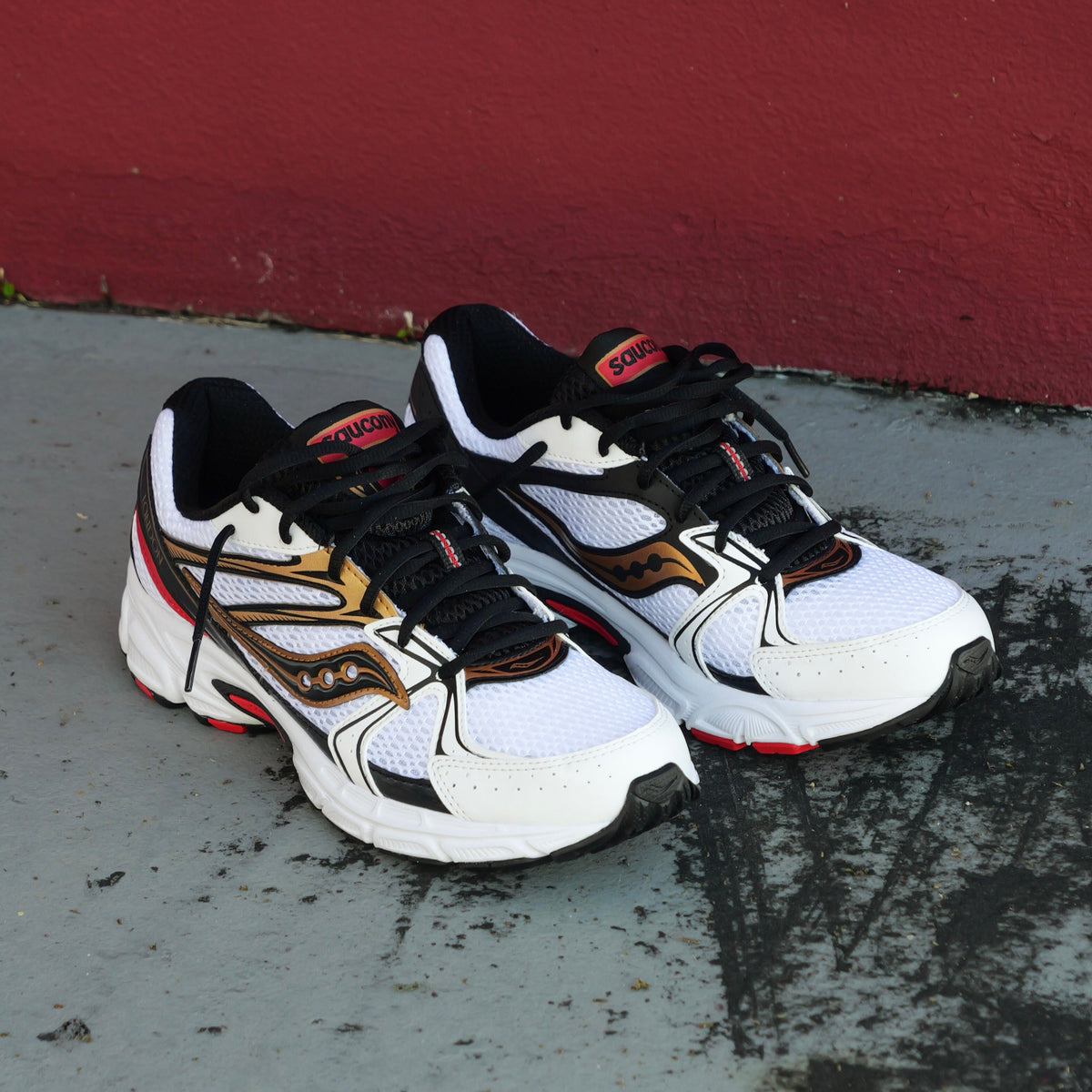 Mens Saucony Ride Millennium (White/Black)