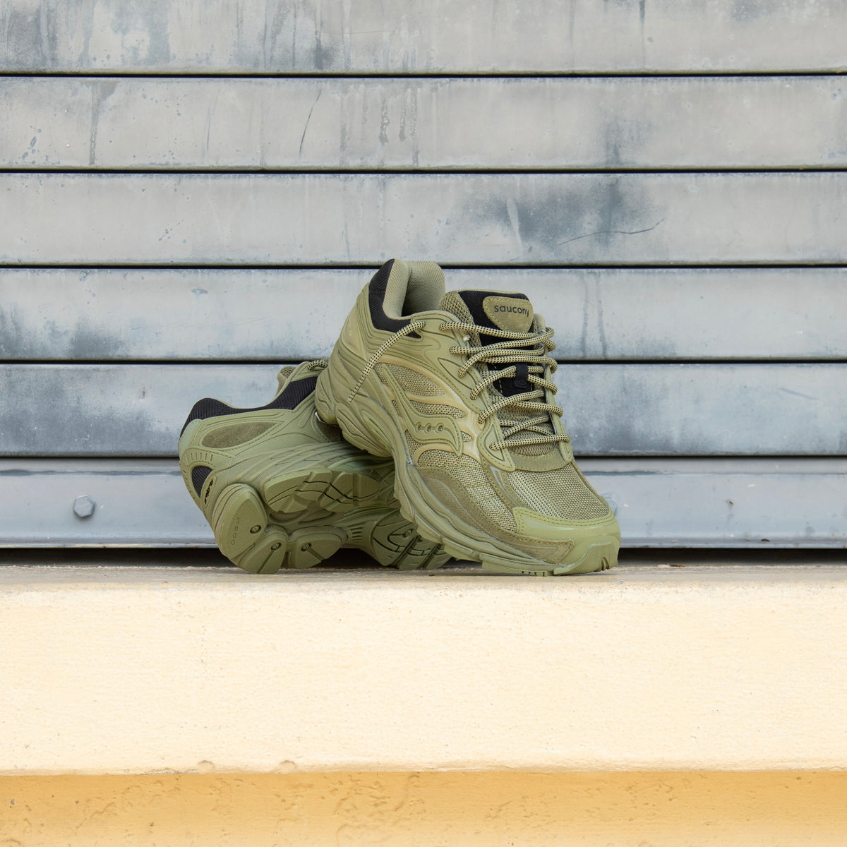 Mens Saucony ProGrid Omni 9 (Green/Vert)