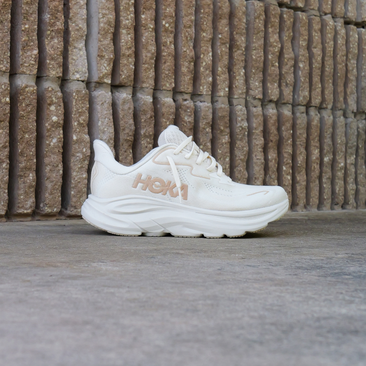 Womens HOKA Clifton 10 (VCH)