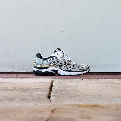 Mens Saucony ProGrid Omni 9 (Silver/Gold)