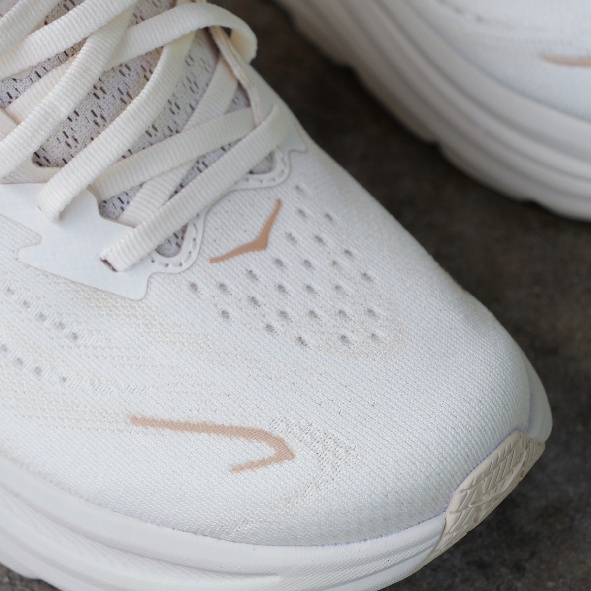 Womens HOKA Clifton 10 (VCH)