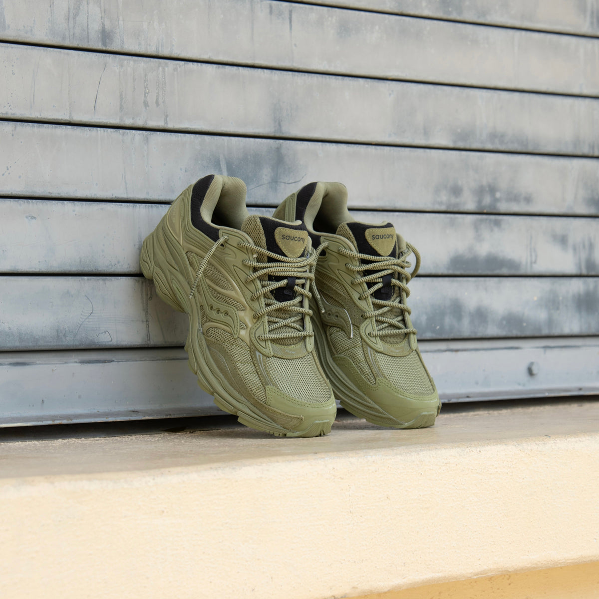 Mens Saucony ProGrid Omni 9 (Green/Vert)