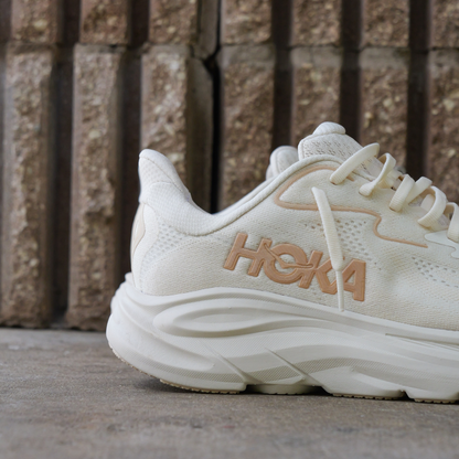 Womens HOKA Clifton 10 (VCH)