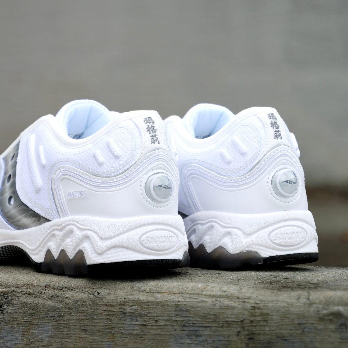 Saucony "Matrix" (White/Metallic)