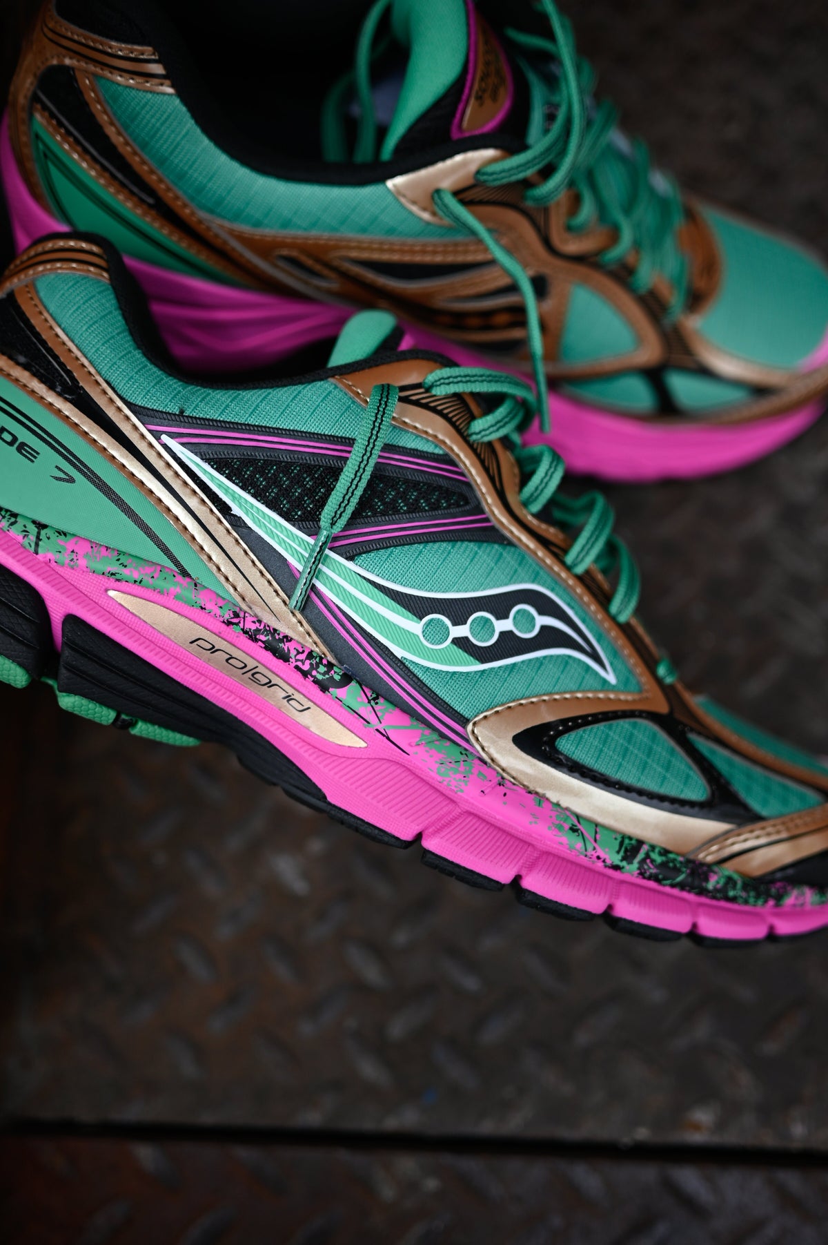Mens Saucony ProGrid Guide 7 (Green/Bronze)