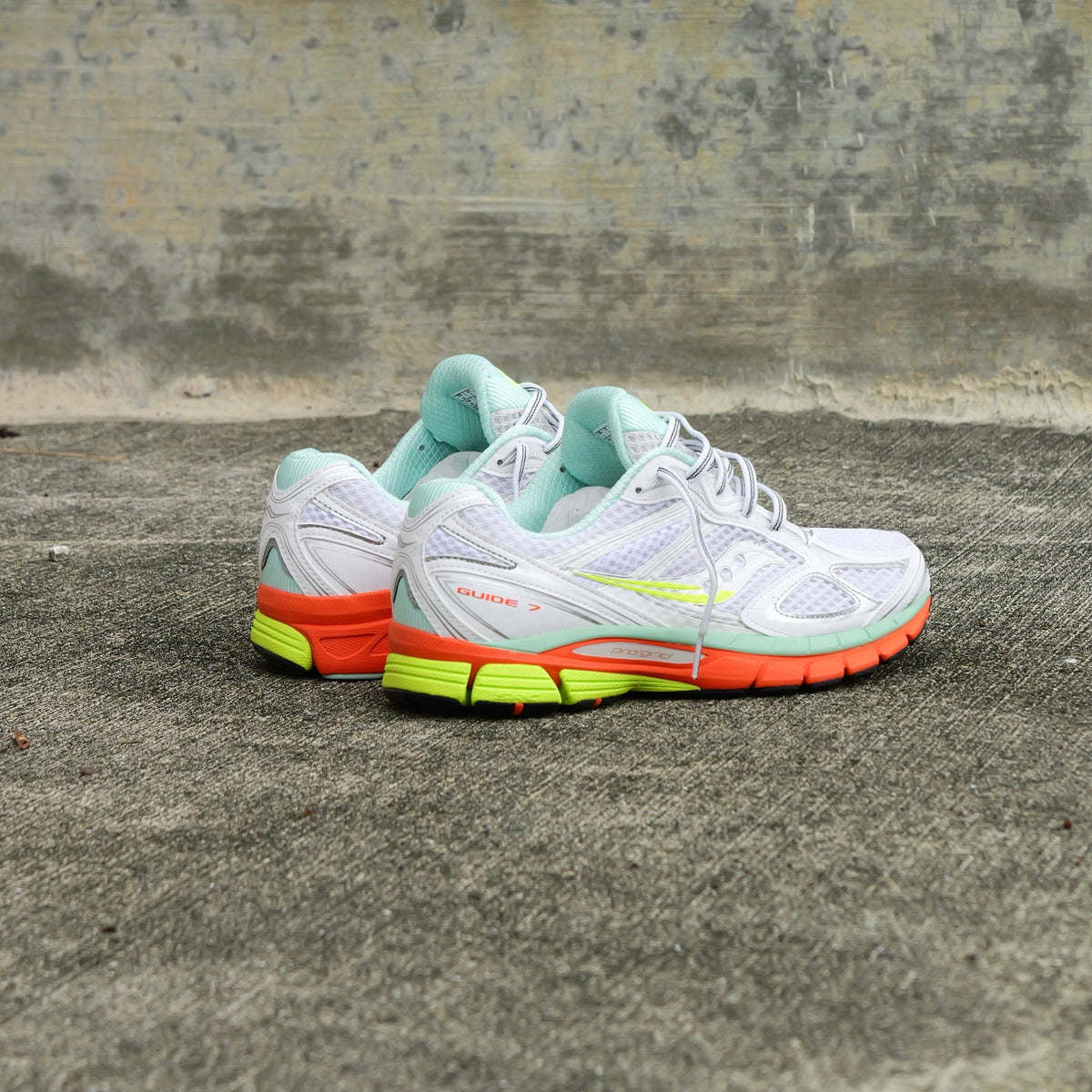 Mens Saucony ProGrid Guide 7 (White/Multi)