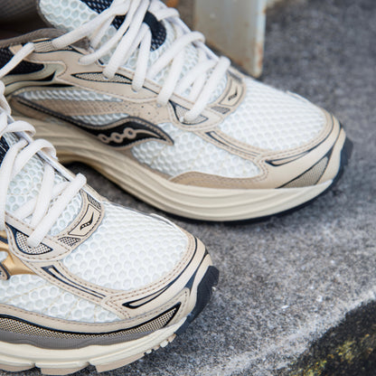 Mens Saucony ProGrid Omni 9 (Gold)