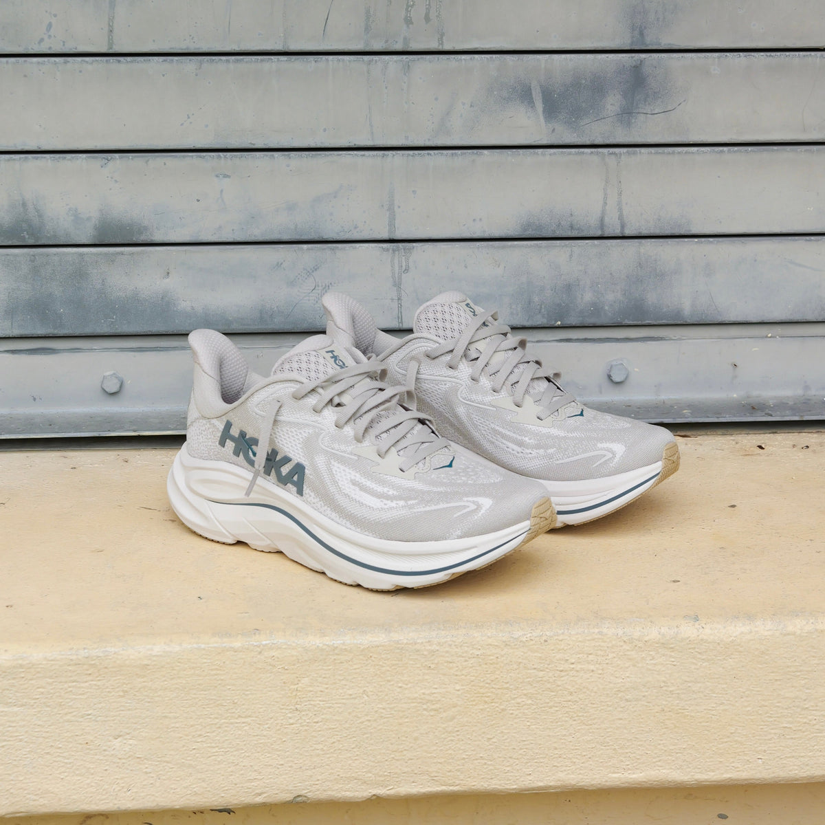 Mens HOKA Clifton 10 (Putty/Grout)