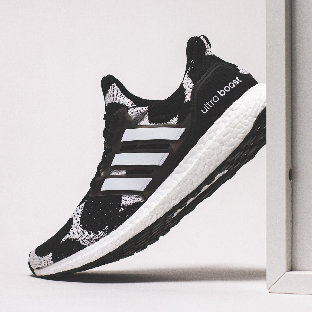 Adidas Running Women x Marimekko Ultraboost DNA Black White GZ8686