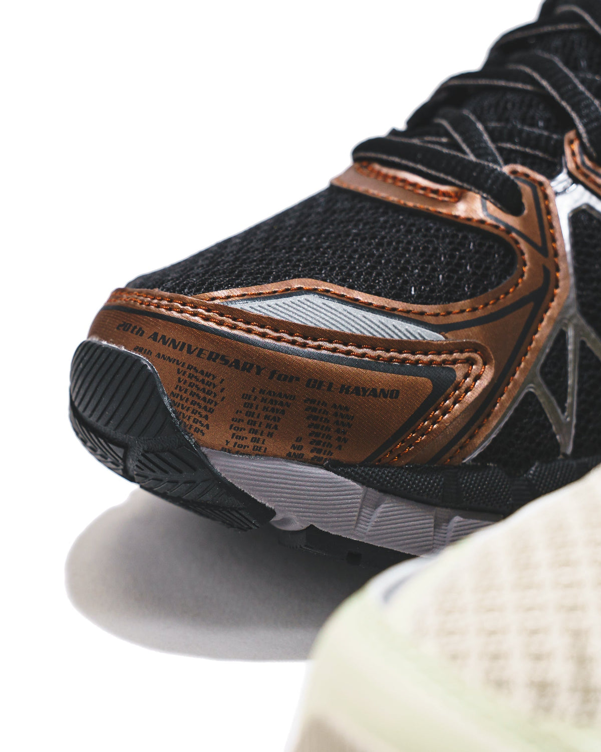 Asics Men Gel-Kayano 20 Fossil Cream 1203A388-021