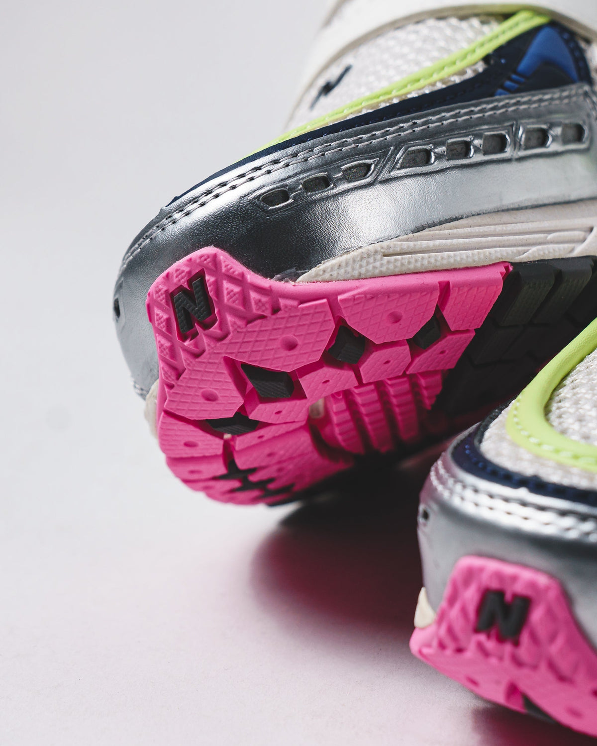 New Balance Unisex 1906L Silver Metallic Navy Pink U190667K