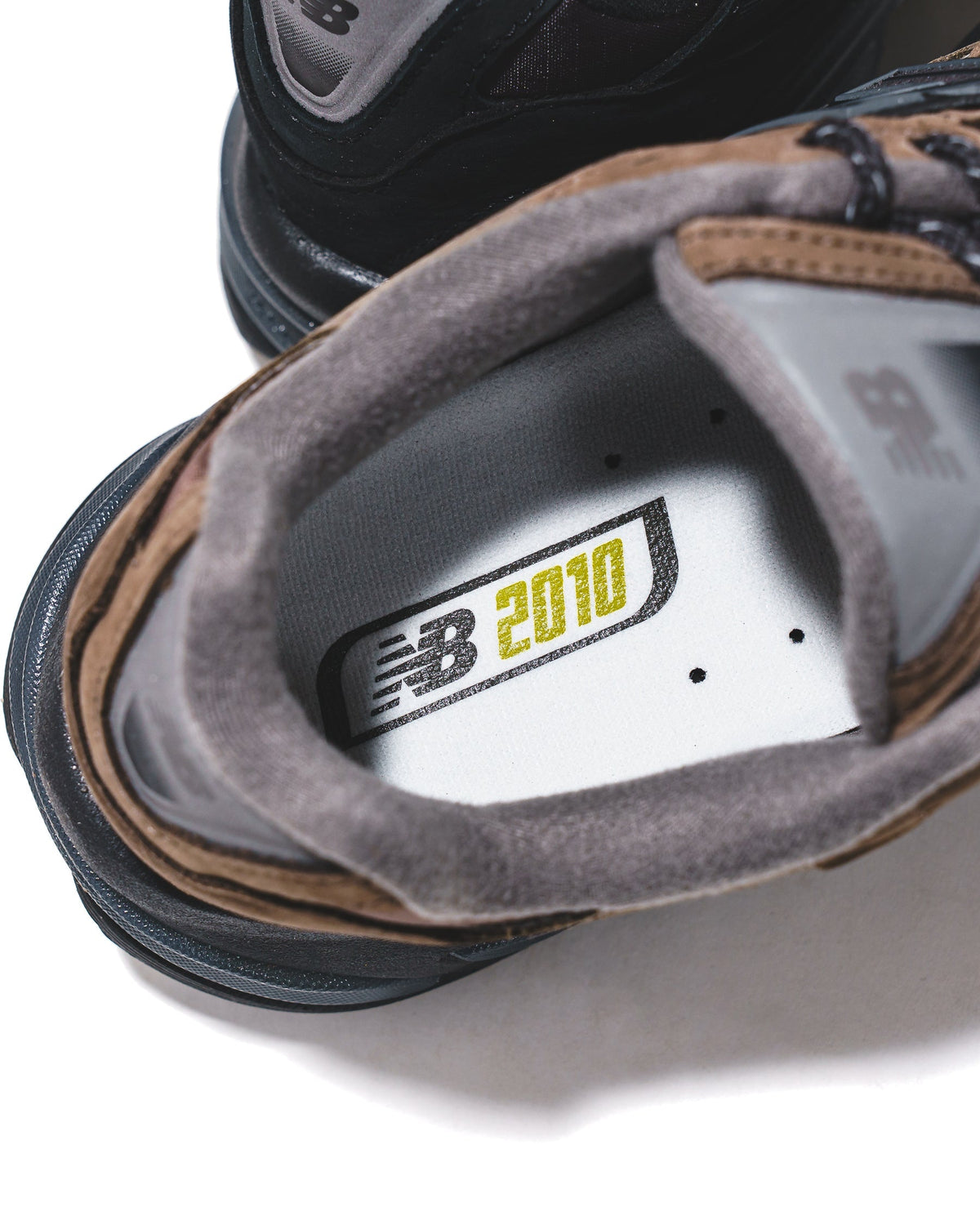 New Balance Unisex 2010 Cortado Thunder Brown U20106WB