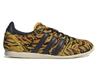 Women's Adidas Japan in Yellow / Core Black