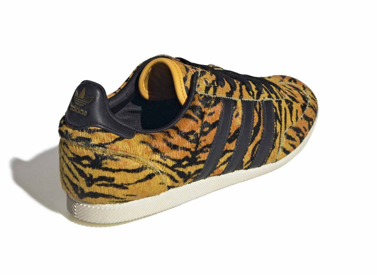 Women's Adidas Japan in Yellow / Core Black