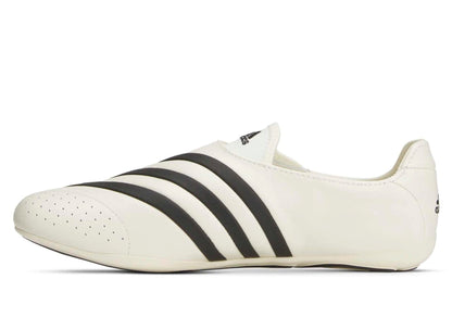 Adidas PW Yoga Vario Flat Earther in Chalk White / Core Black