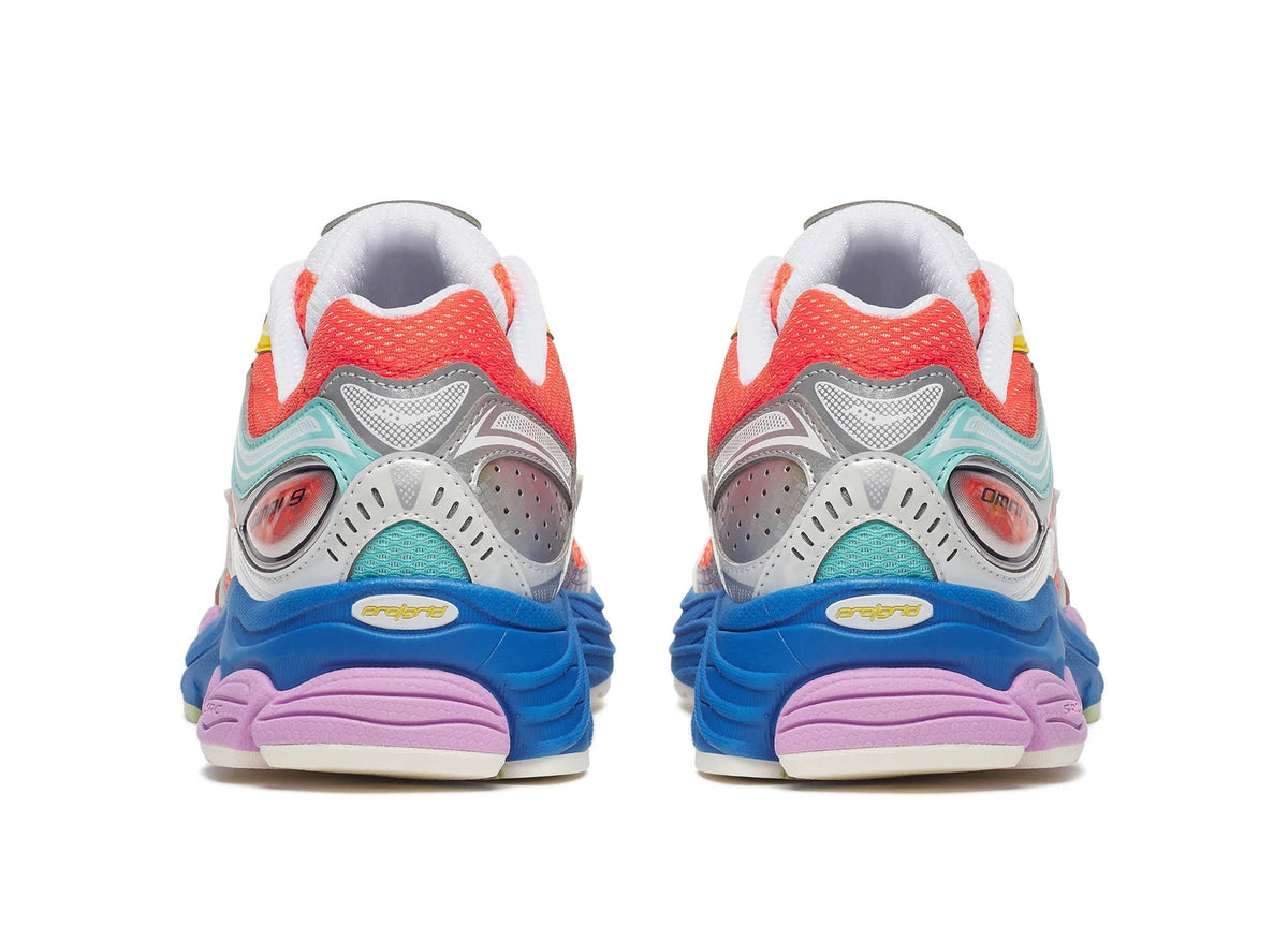 Saucony Progrid Omni 9 in Orange / Multi