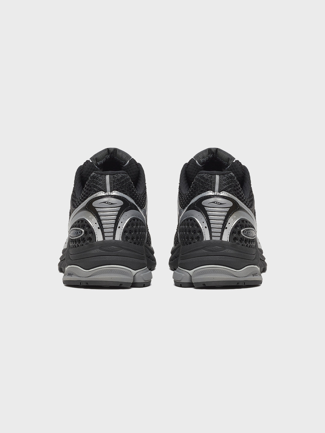 Saucony Progrid Triumph 4 Sneakers | Black/Silver