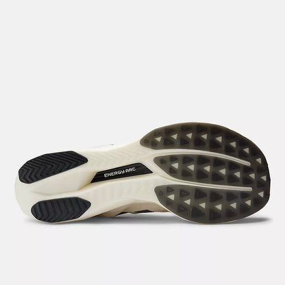 New Balance | FuelCell SuperComp Elite v5 | Women's | Linen/White/Gold Metallic